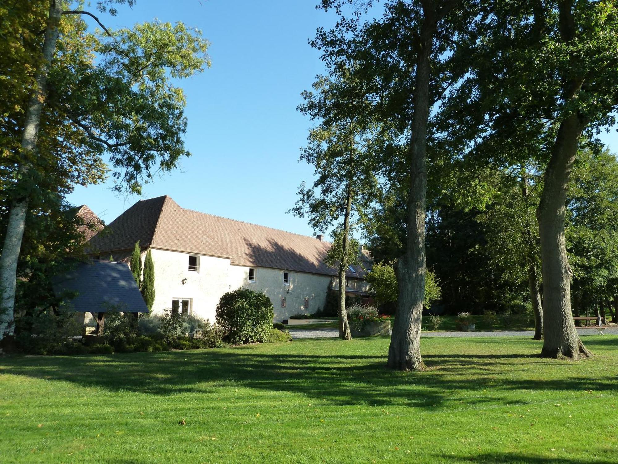 Domaine De La Tour Bed & Breakfast 4*